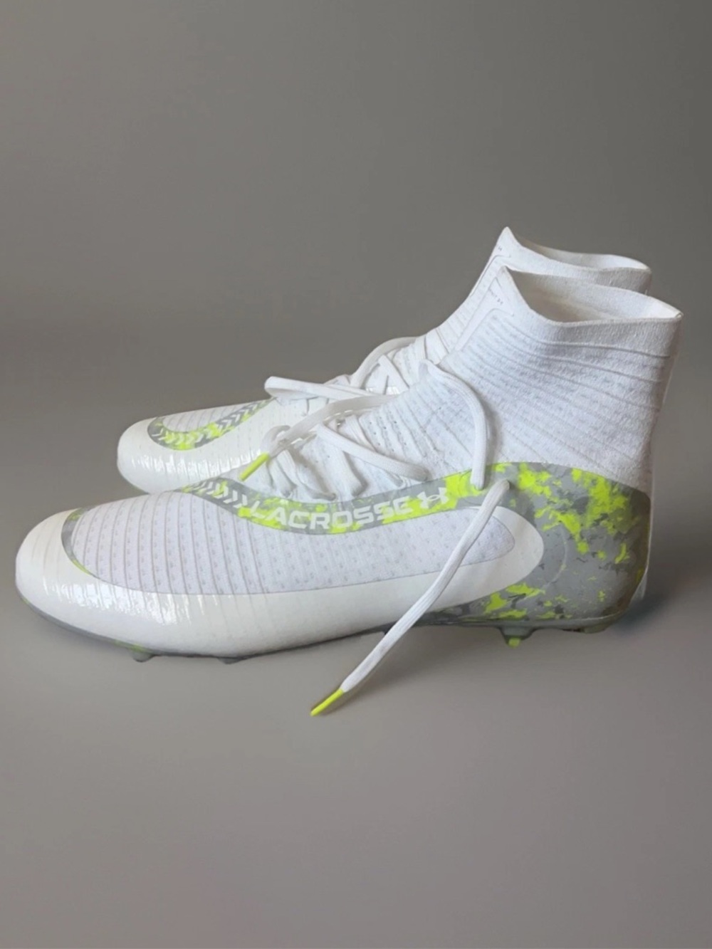 Under Arrmour 16 MEN'S Highlight Lacrosse Cleats White Neon Green High Top